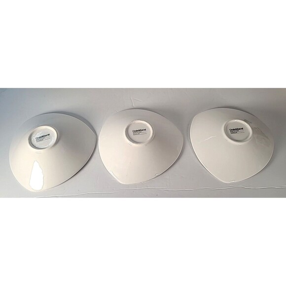 Crate and Barrel Triangular Flying Saucer Dessert Salad Bowls  Set of 3 White 7” - Picture 5 of 6